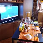 Orange House 3*