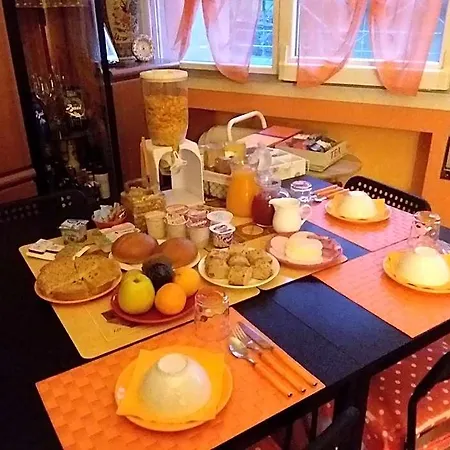Orange House Bed & Breakfast