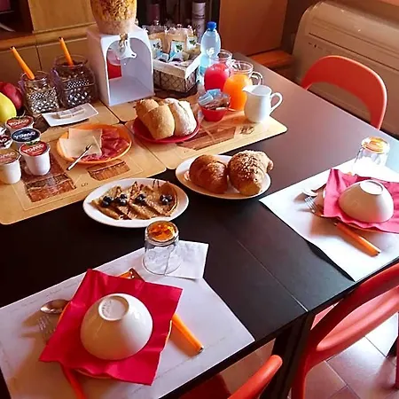 Orange House Bed & Breakfast 3*