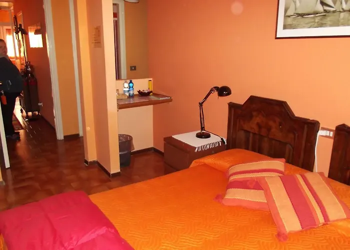 Bed & Breakfast Orange House 3*