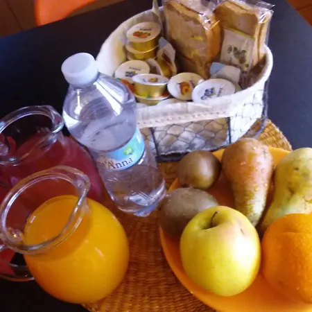 Orange House Bed and Breakfast 3*