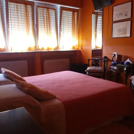 Orange House 3* فارينا